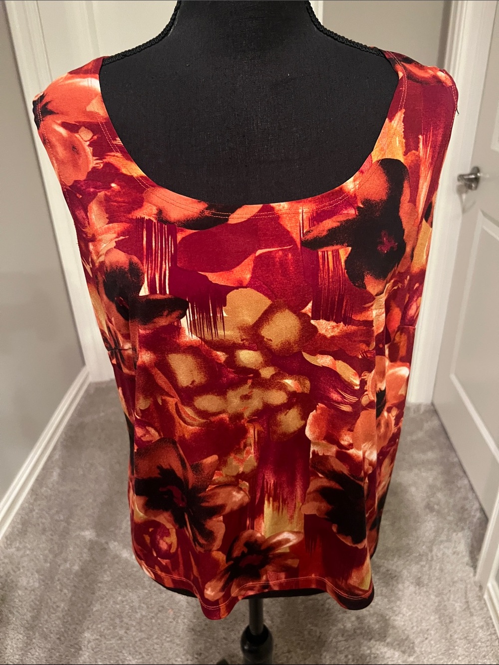 Perceptions Red, Orange & Gold Floral Scoop Neck Tank